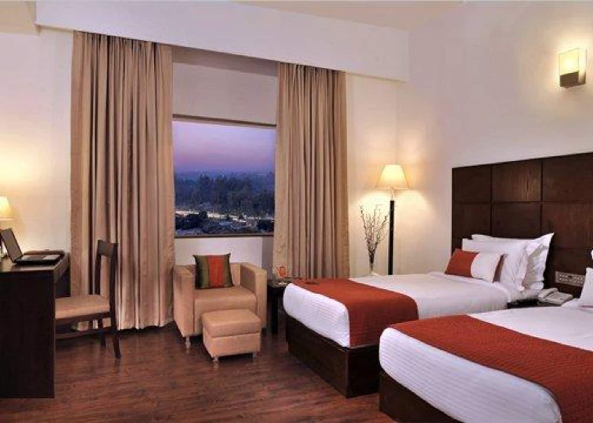Comfort Inn Tulip Heights باثيندا الغرفة الصورة